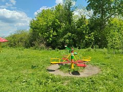 В Новомихайловке жители села благоустроили детскую площадку