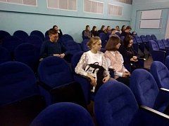 Самойловские школьники посетили кинотеатр и узнали много нового о реформах Петра I, которые сделали Россию великой державой