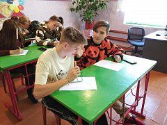 Ученики Красненской школы написали письма солдатам