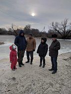 На реке Терса проведен рейд по соблюдению мер безопасности на льду