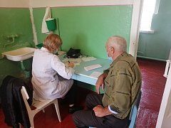 Врачи из Саратова проконсультировали жителей села Хрущевки