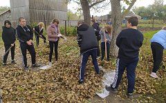 Педколлектив и учащиеся Полоцкой школы провели уборку территории