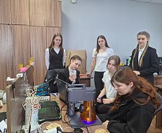 Путешествие в мир технологий: школьники в «Кванториуме»!