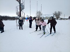 В Самойловке прошли лыжные гонки среди школьников