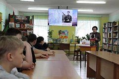 Самойловская районная библиотека приняла участие в VI Всероссийской акции «200 минут чтения: Сталинграду посвящается»