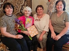 Поздравления принимала долгожительница Хрущевки