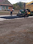 Идет ремонт сельской дороги