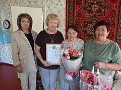Уважаемого врача поздравили с юбилеем