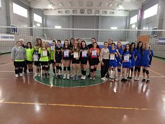 В "Молодежном" прошел новогодний турнир по волейболу