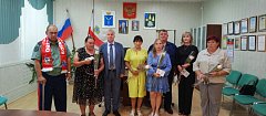 Памятные знаки вручены семьям погибших бойцов