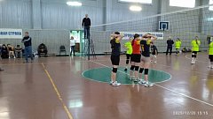 В "Молодежном" прошел новогодний турнир по волейболу