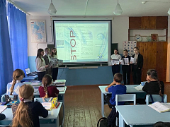 «Мы против экстремизма»: святославские школьники провели профилактическую акцию