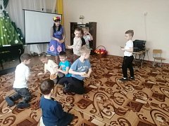 Для дошкольников «Знайки» прошла игровая программа «Здравствуй, Весна!»
