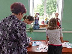 Дети узнали о богатстве народных традиций и смастерили куклу - оберег