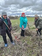 В с. Воронино прошел субботник на кладбище