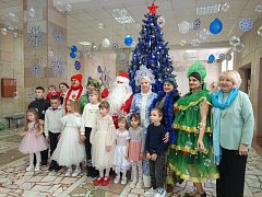 В РЦДК прошло новогоднее представление для детей участников СВО