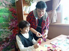Полтавские школьники своими руками сделали подарки для любимых мам