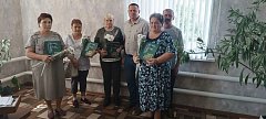 Глава поселения передал Книги Памяти