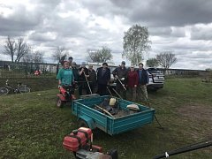 В с. Воронино прошел субботник на кладбище