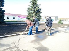 В Самойловке прошел Всероссийский субботник