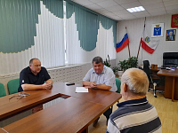 Глава района провел личный прием граждан