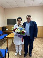 С юбилейной датой В.Н. Россошанскую поздравил глава района М.А. Мельников
