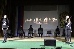 На самойловской сцене Балашовский драмтеатр представил спектакль «Встанем вместе за Донбасс»