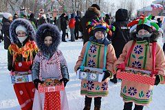 Самойловцы весело проводили зиму