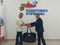 В Саратове ветераны СВО получили комплекты адаптивной одежды от фонда «Защитники Отечества»