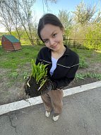 В Красавке школьники провели акцию по озеленению