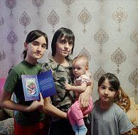 Работники культуры п. Краснознаменского поздравили многодетные семьи