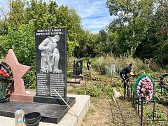 В Святославке прошла патриотическая акция «Чистый обелиск»