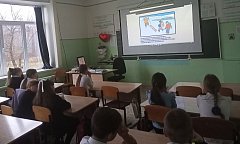 Школьники отработали алгоритмы оказания первой помощи пострадавшему 