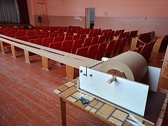 В Красавском поселении волонтеры продолжают плести маскировочные сети