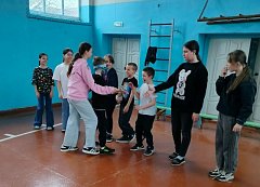 Ребята с удовольствием играли в игры народов России 