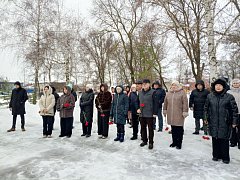 Самойловцы почтили память воинов - интернационалистов