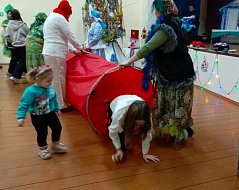 В Хрущевке похитили, а затем нашли новогоднюю ёлку