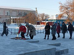 Цветы – в память о победе под Сталинградом