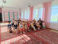 Учащиеся Святославской ДШИ выступили перед дошколятами