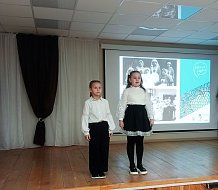 Школьники встретились с военной медсестрой