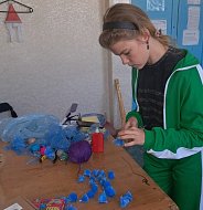 Полоцкие школьники изготовили открытки ко Дню пожилых людей