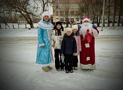 В Святославке общественники поздравили с Новым годом труженицу тыла