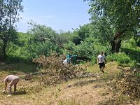 В Красавке на берегу Елани прошел субботник