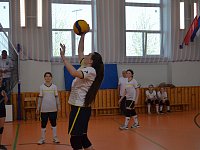 Проходит первый день турнира по волейболу на приз Почетного гражданина Самойловского района Т.Г. Тупиковой